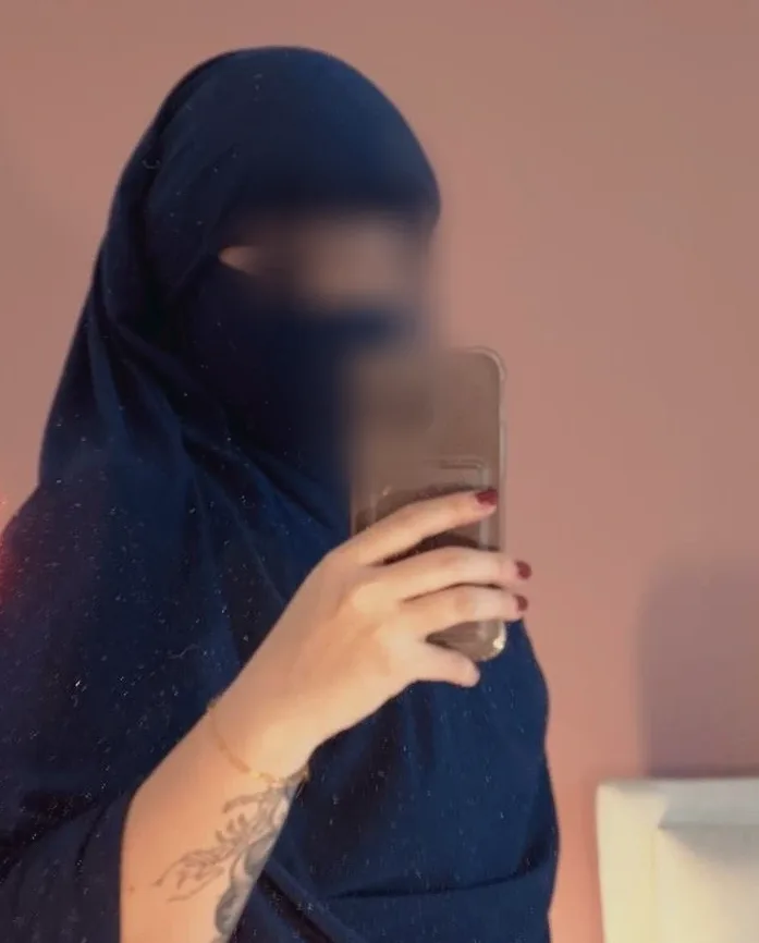 Bo, 24