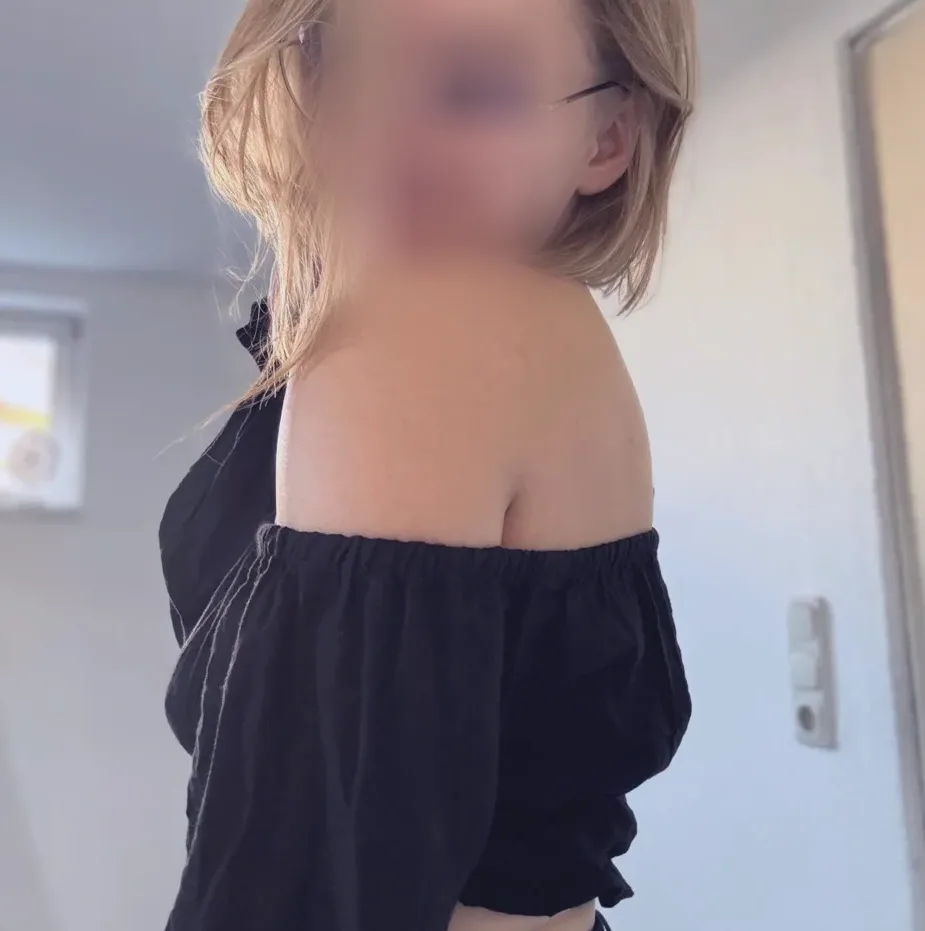 Fleur, 26