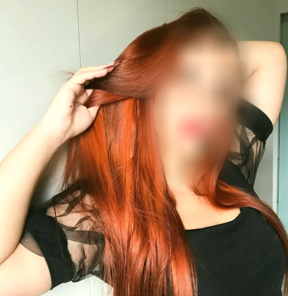 Sandra, 32