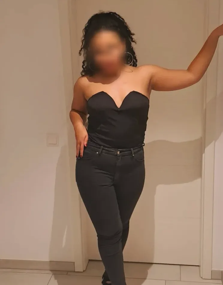Zainab, 27